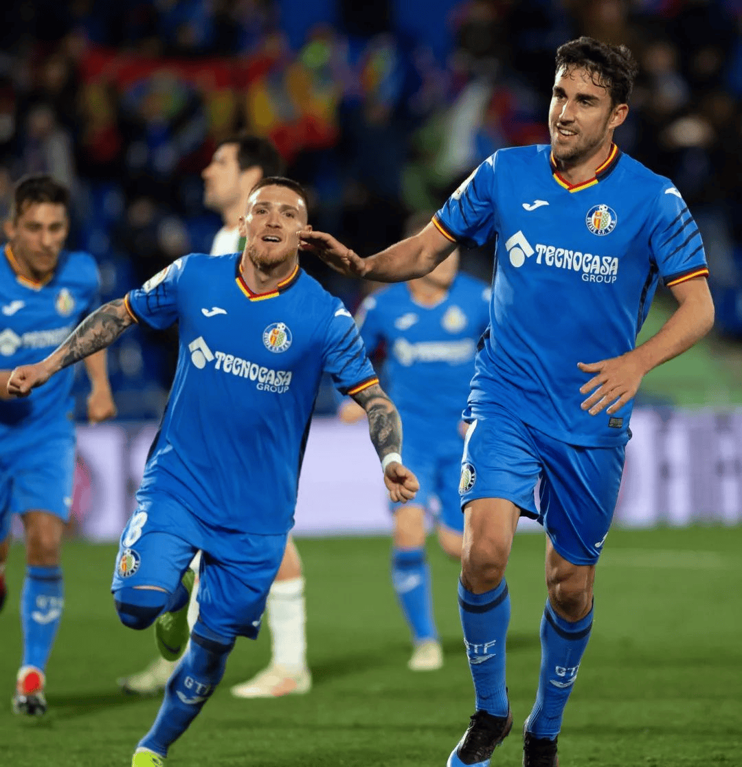 英雄联盟-包含西甲加时末段走向成谜，尤文图斯远射贴柱，气氛紧张，身体对抗强度拉满的词条